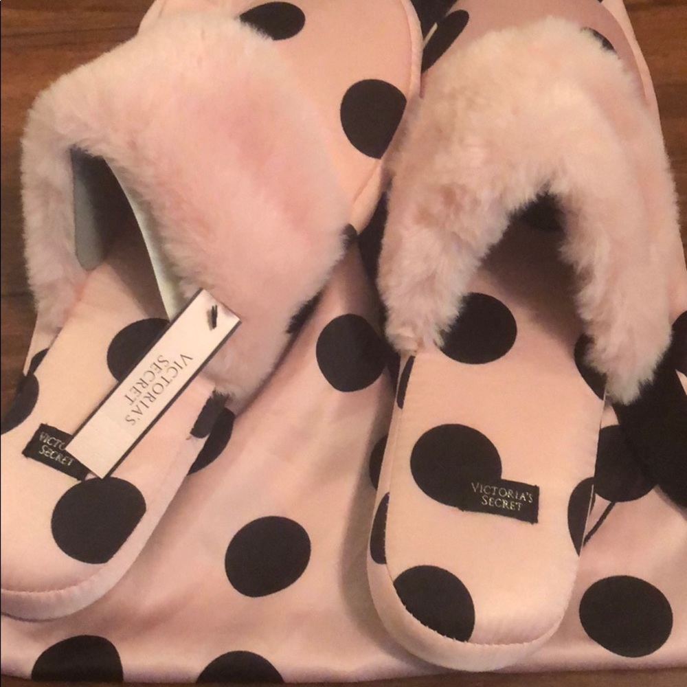 Victoria’s Secret Faux Fur Trim Slippers